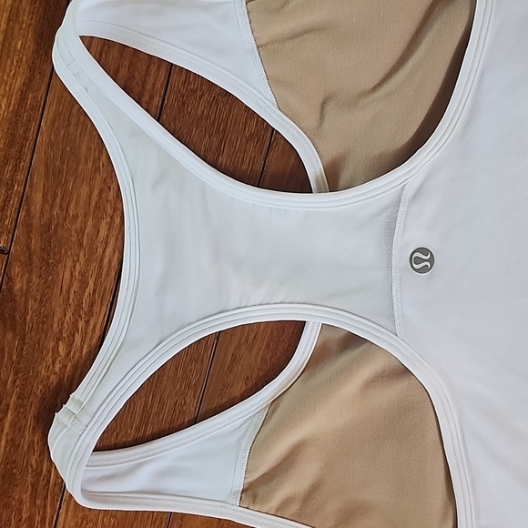 Lululemon womens razorback Tank EUC Size 6 - Picture 4 of 6